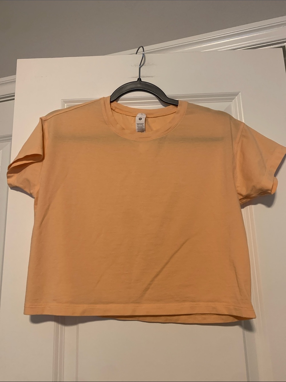 lululemon athletica Peach Cates Tee, Sz 2
Good Condition